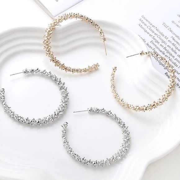 Gold Tone Geometric Flower Hoop Earrings - Picture 4 of 5